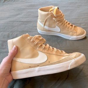 Nike Blazer Mid ‘77 Vintage Sneakers in Biscuit